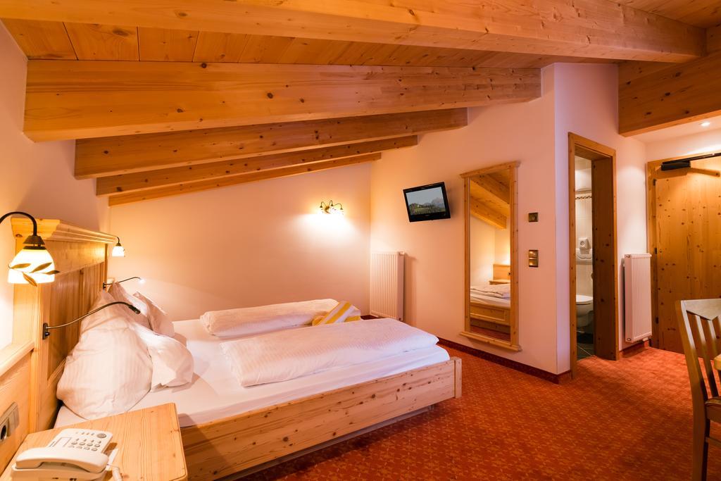 Hotel Schneeberg Family Spa Resort Ridanna Habitación foto
